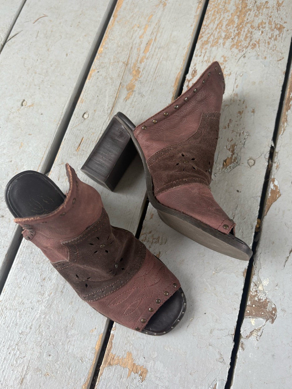Women’s Brown Suede Peep-Toe Heeled Mules